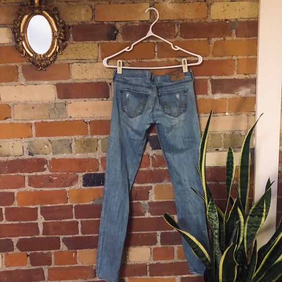 Holister light wash ripped jeans - Picture 2 of 4